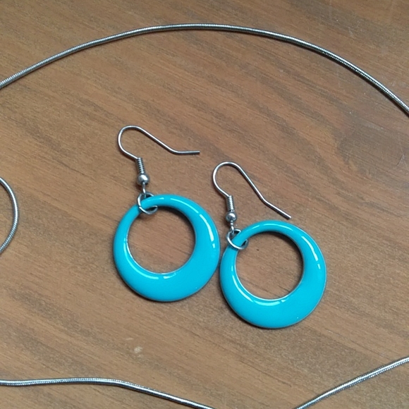 Vintage earrings and necklace set - Picture 3 of 6